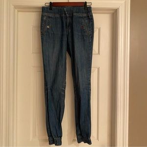 Chloe vintage jogger jean…. Great condition size 4